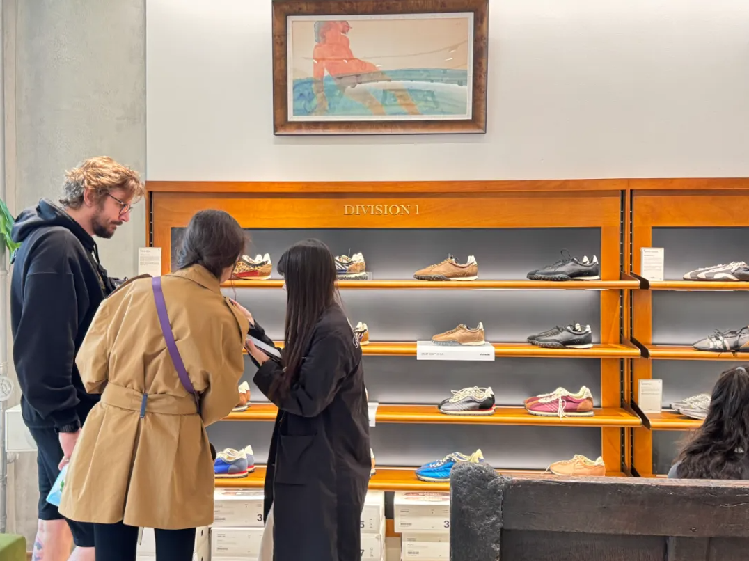 Viral in Jing'an: Yongyuan Road's 500-Meter Shopping Spree Draws Suitcase-Toting Tourists and Global Influencers